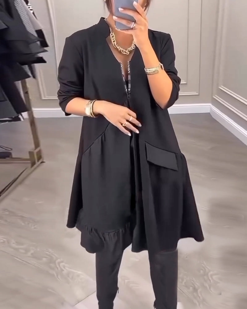 Kleid mit künstlerischem Flair und V-Ausschnitt