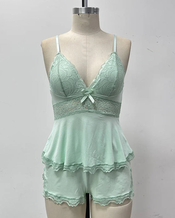 Schlafanzug-Set mit Spitzentop und V-Ausschnitt sowie Shorts