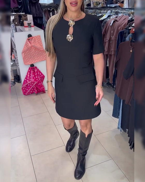 Kleid Metallschließe Figurbetont Kurzarm