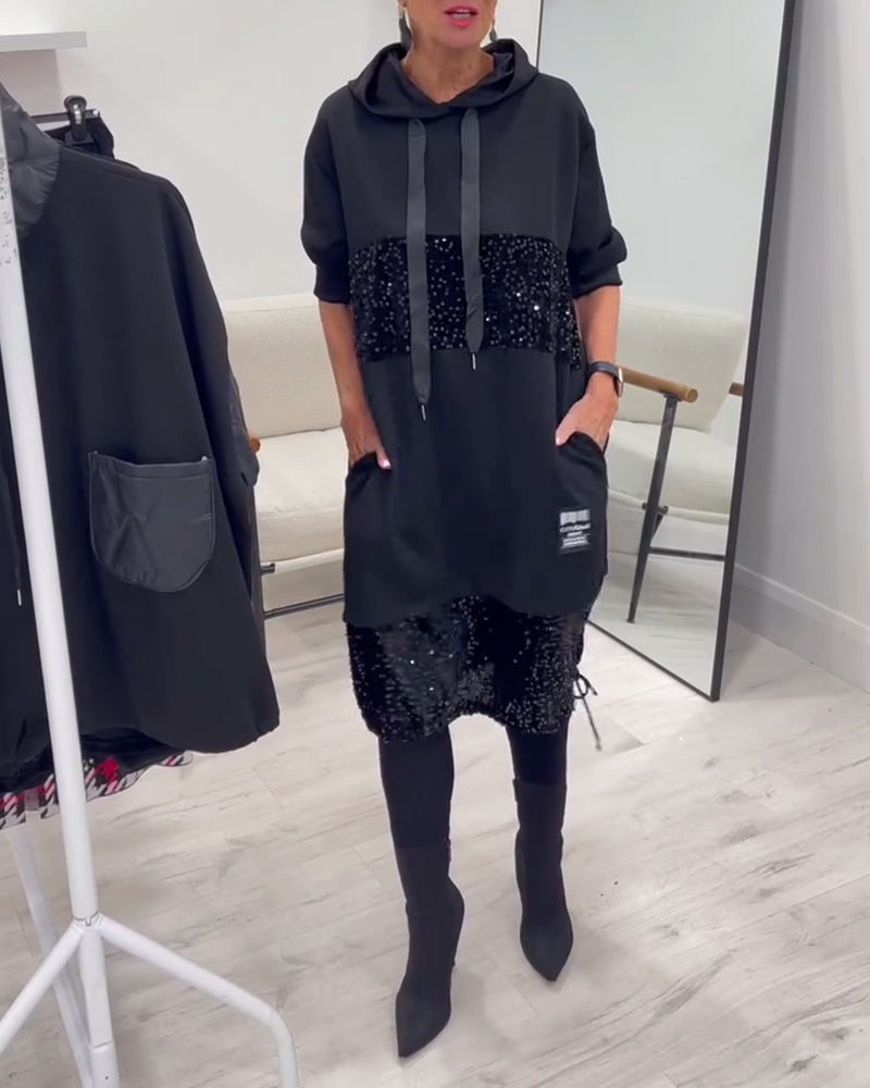Kleid mit Kapuze und modischem Patchwork