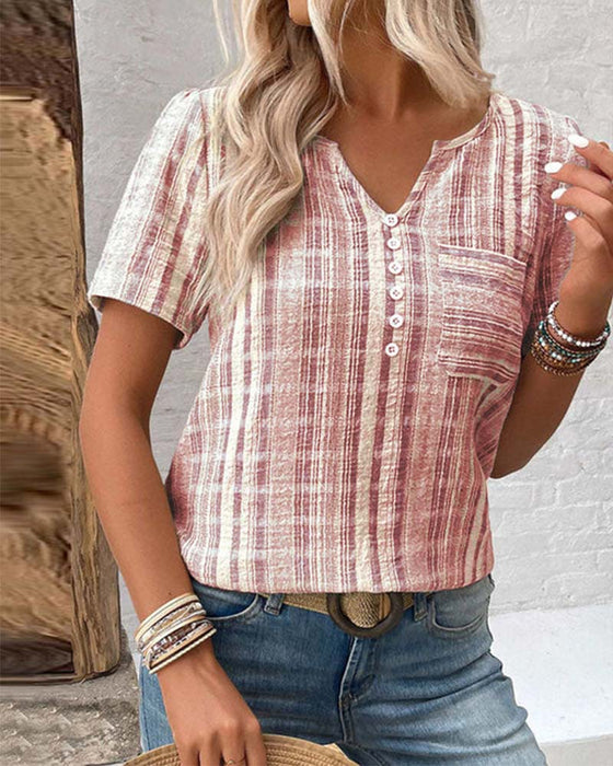 Lässiges T-Shirt mit V-Ausschnitt und Streifenkaro