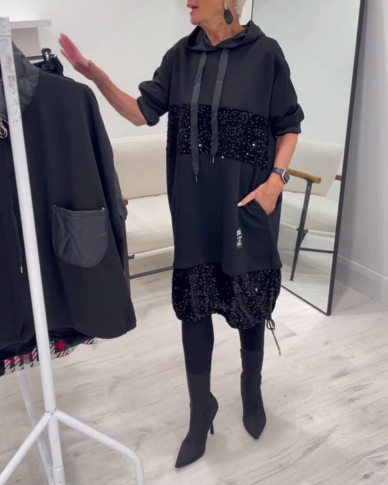 Kleid mit Kapuze und modischem Patchwork