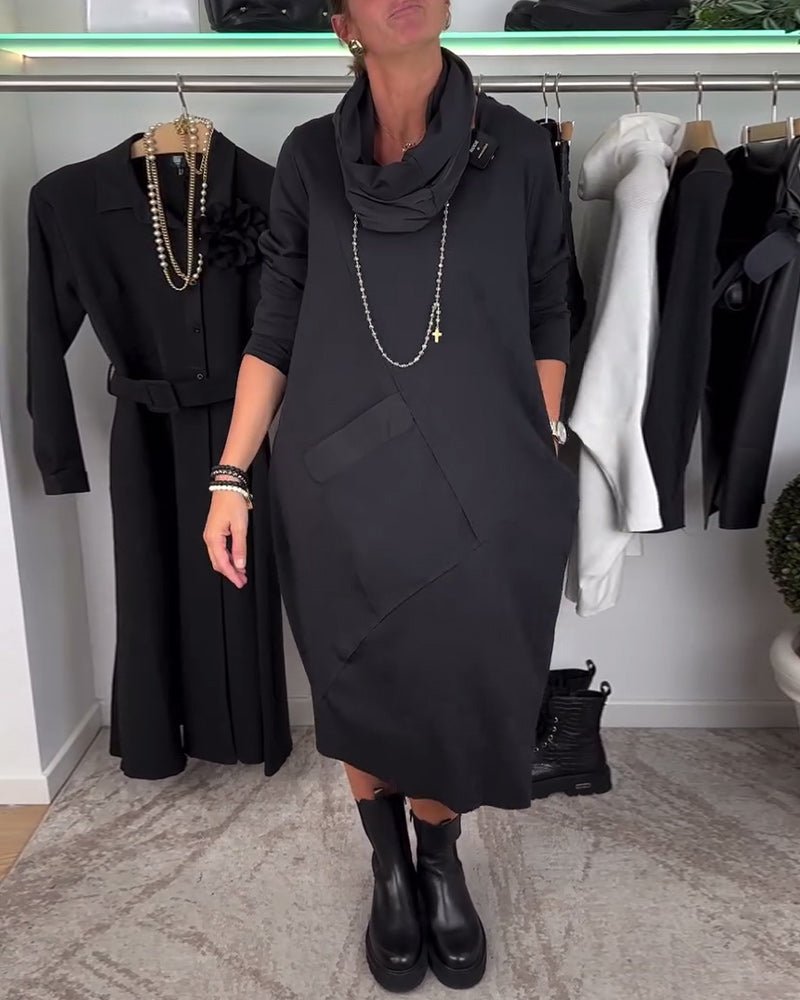 Einfarbiges freizeitkleid mit rundhalsausschnitt
