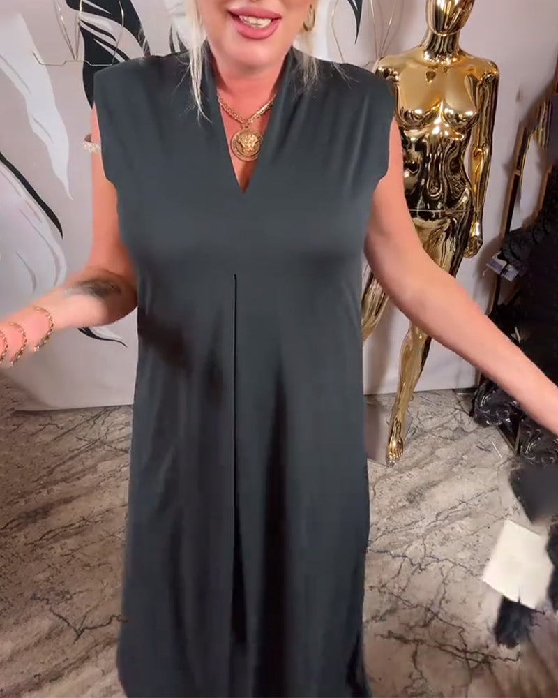 Modisches ärmelloses Kleid mit V-Ausschnitt