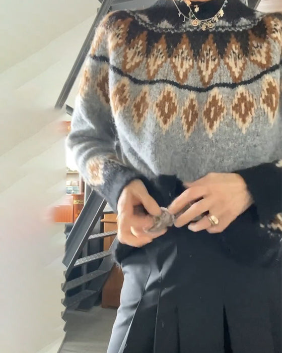 Pullover mit kontrastierendem geometrischem Muster