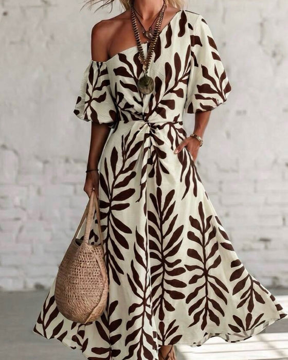 Kleid Ein-Schulter Blattmuster Taille