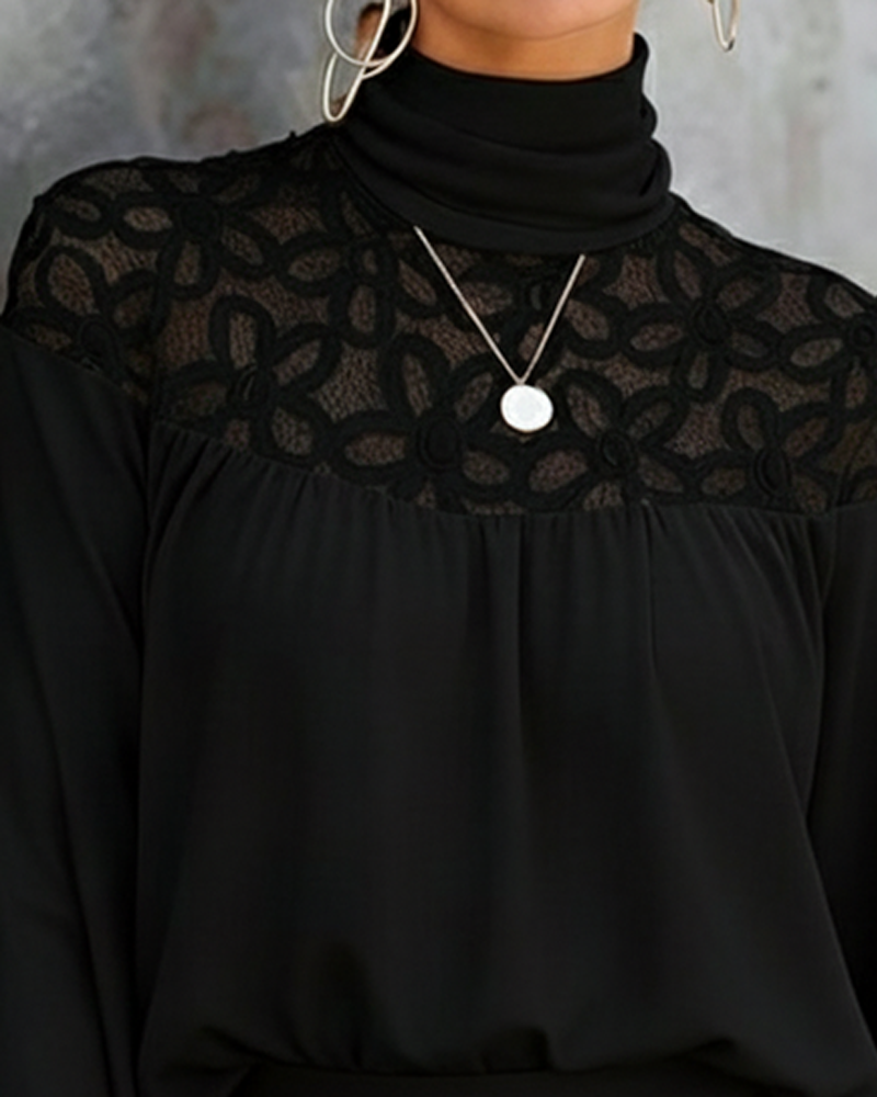 Kleid hoher Ausschnitt spitzenbesetzt Mode