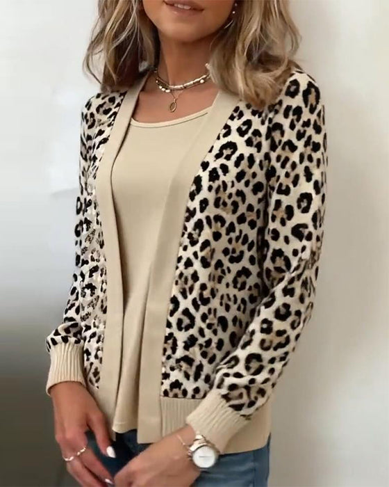 Top mit Fake-Zweiteiler-Optik und Leopardenprint