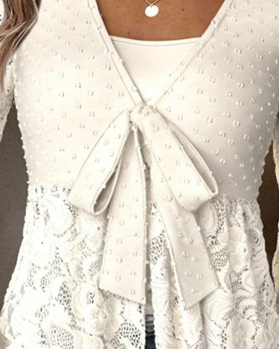 Unifarbene Bluse mit Glockenärmeln und V-Ausschnitt