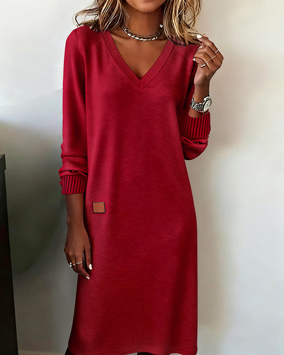 Strickkleid V-Ausschnitt stilvoll