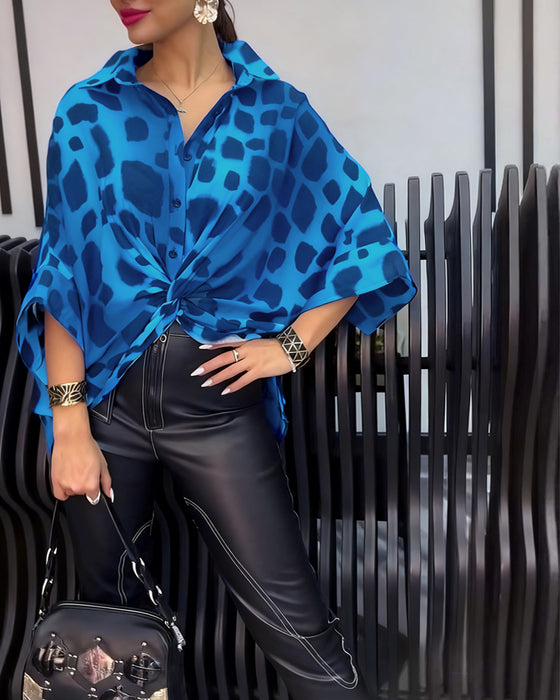 Temperamentbluse mit revers-leopardenmuster