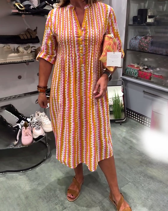 Kleid mit Wellenmuster
