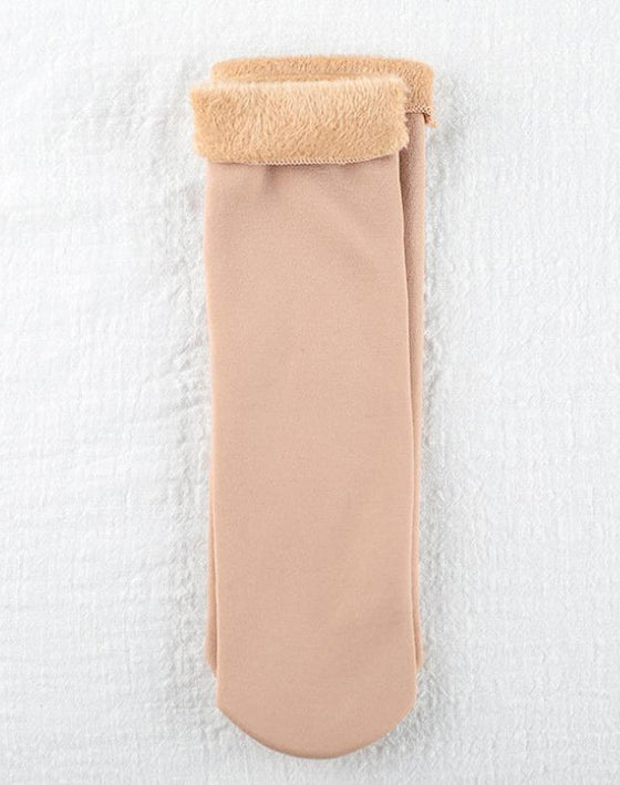 Weiche plüsch-bodensocken für den winter