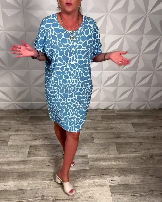 Lässiges Kleid mit Rundhalsausschnitt und Print