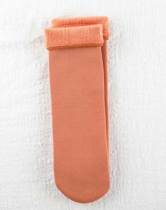 Weiche plüsch-bodensocken für den winter