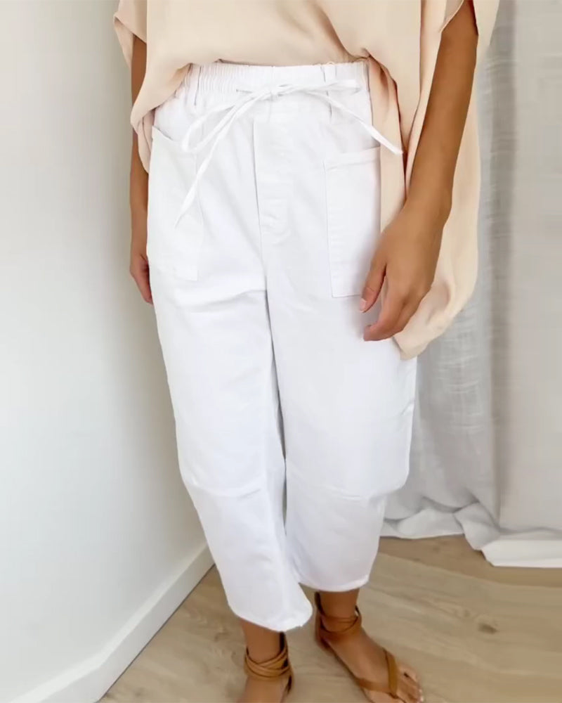 Jeans mit Taschen und verkürzter Länge