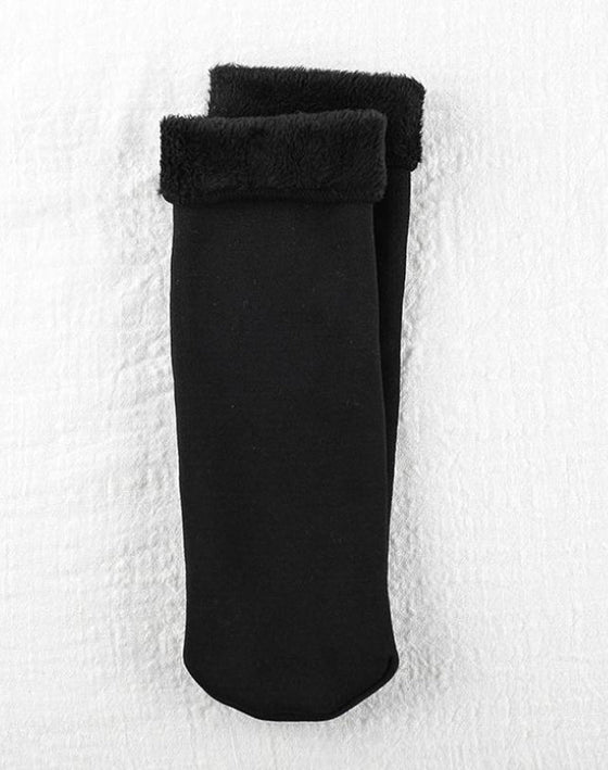 Weiche plüsch-bodensocken für den winter