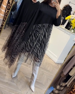kleid mit rundhalsausschnitt und patchwork-mesh-print