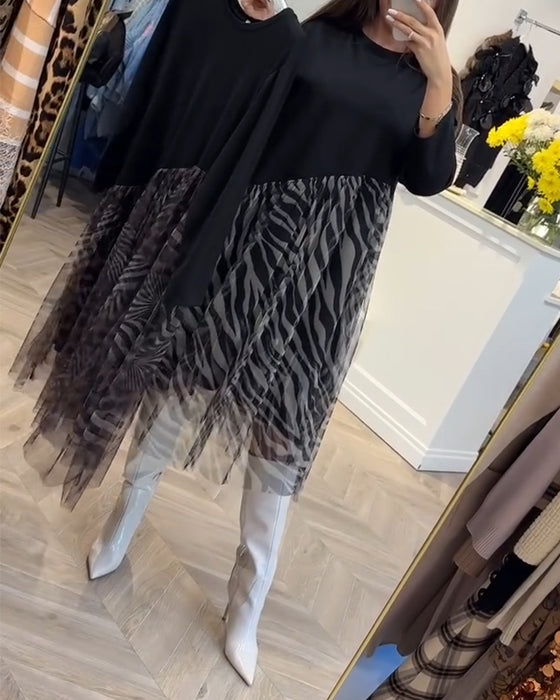 kleid mit rundhalsausschnitt und patchwork-mesh-print