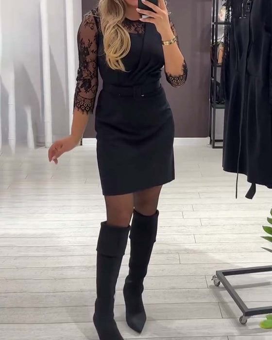 Kleid mit taillierender Passform und Patchwork-Details