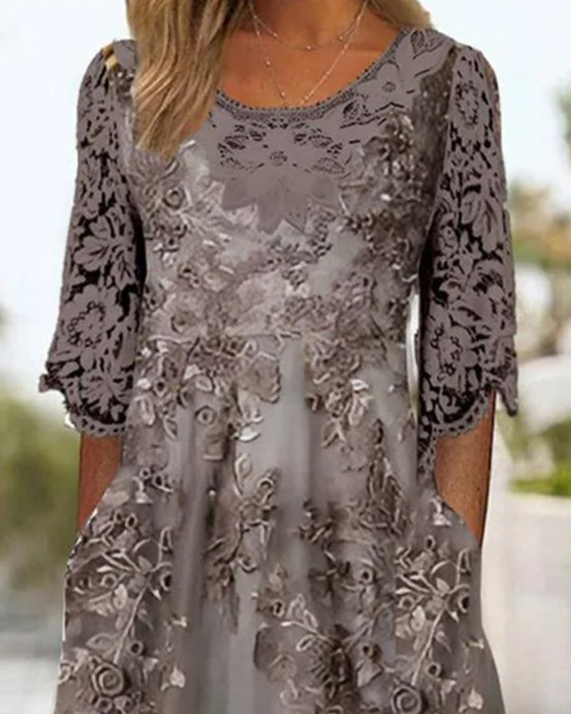 Kleid mit Rundhalsausschnitt und Dreiviertelärmeln