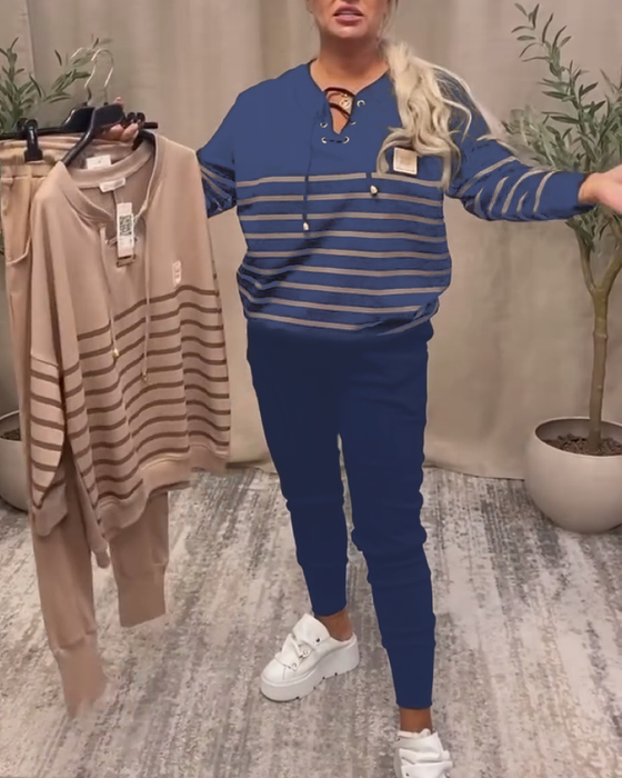 zweiteiliges Set mit lässiger gestreifter Sporthose bis zum Knöchel