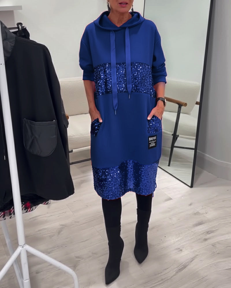 Kleid mit Kapuze und modischem Patchwork