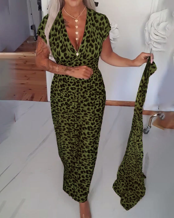 Elegantes Kleid mit Leopardenmuster und V-Ausschnitt