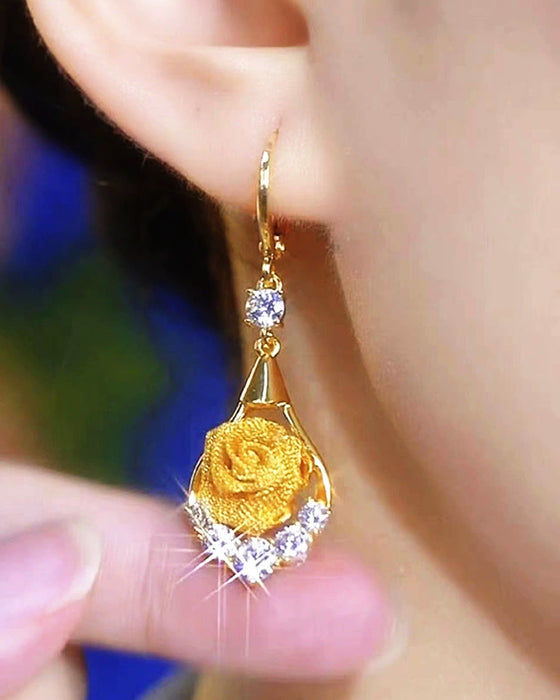 Elegante Mesh-Ohrringe mit Rosenmotiv