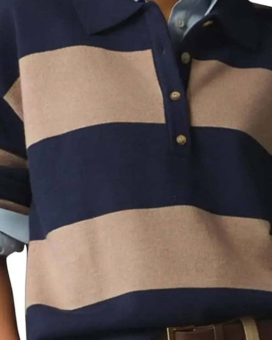 Pullover Mit Breitem Gestreiftem Geknöpftem Revers