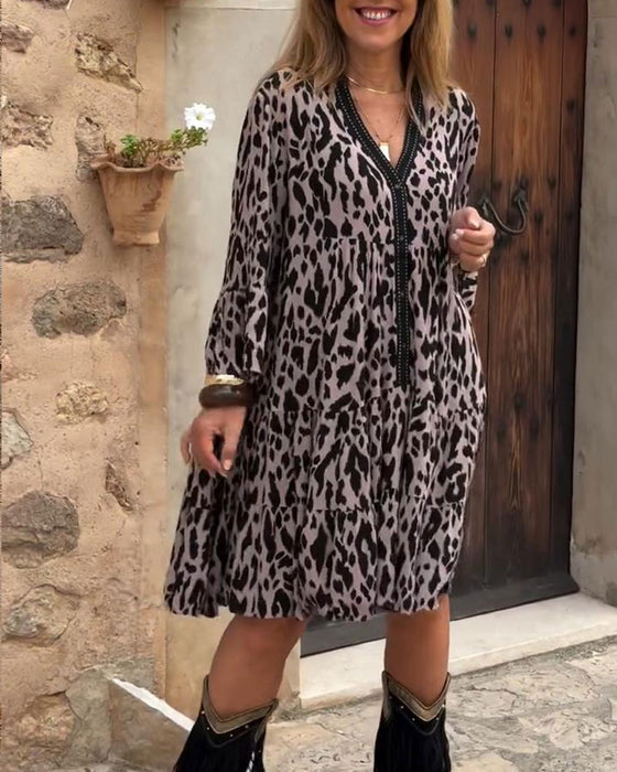 Kleid V-Ausschnitt Leopardenprint Schwingrock