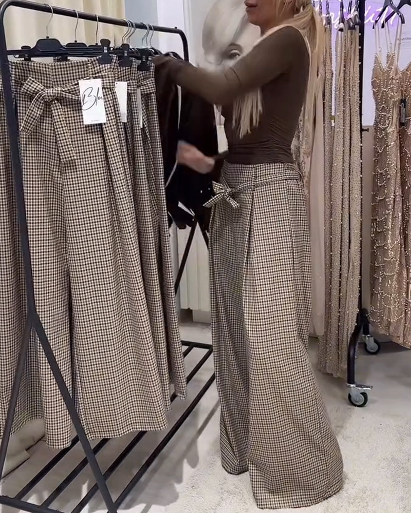 Weite Hose im Hahnentritt-Muster im Old-Money-Stil