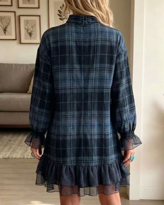 Kleid Kariert Halb Rollkragen Rüsche
