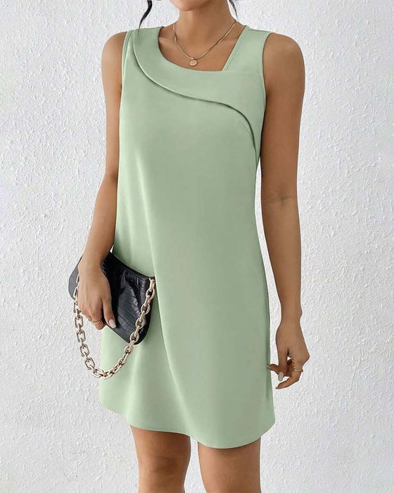 Kleid mit schrägem Kragen ohne Ärmel elegant