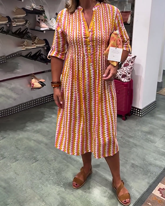 Kleid mit Wellenmuster