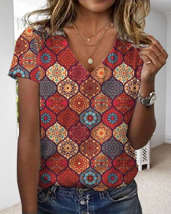 V - Hals T - Shirt Mit Retro Druck