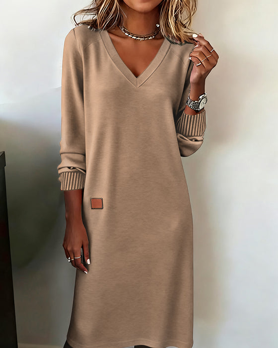 Strickkleid V-Ausschnitt stilvoll