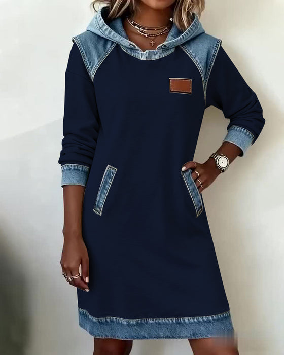Kapuzenkleid Mit Kontrast-Einsätzen