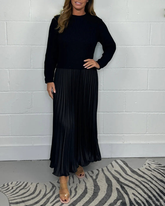 Lässiges, kontrastfarbenes kleid mit patchwork und plissee