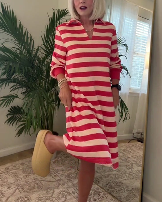 Gestreiftes Kleid mit Kragen und langen Ärmeln