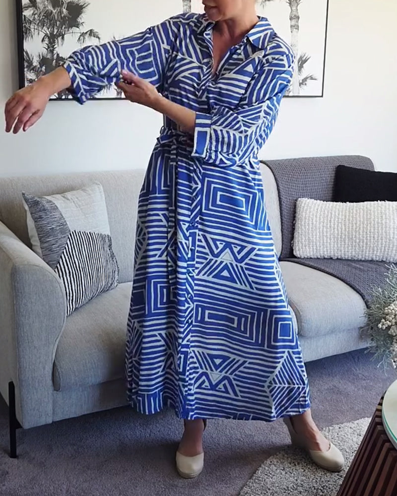 Lässiges Kleid mit geometrischem Muster zum Binden