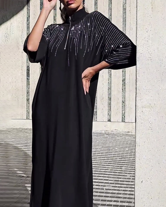 Legeres Kleid mit Reißverschlusskragen und Schlitz