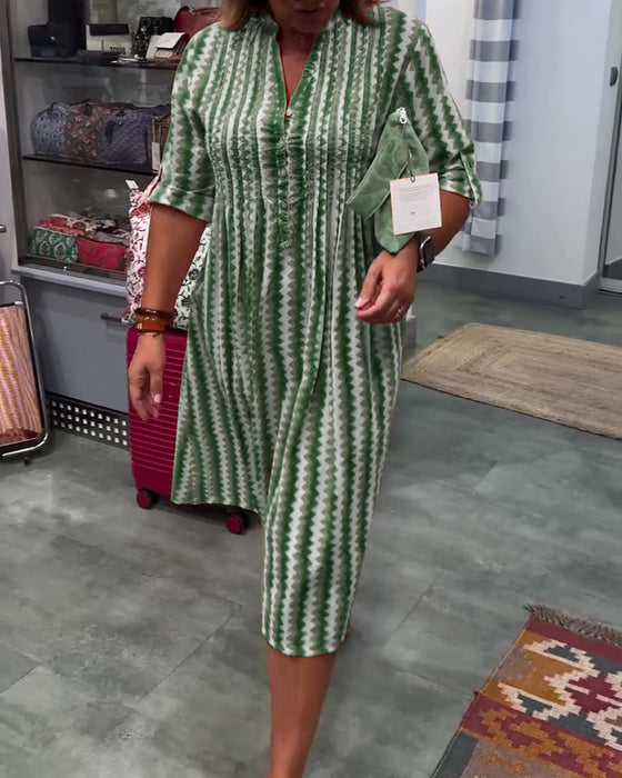 Kleid mit Wellenmuster