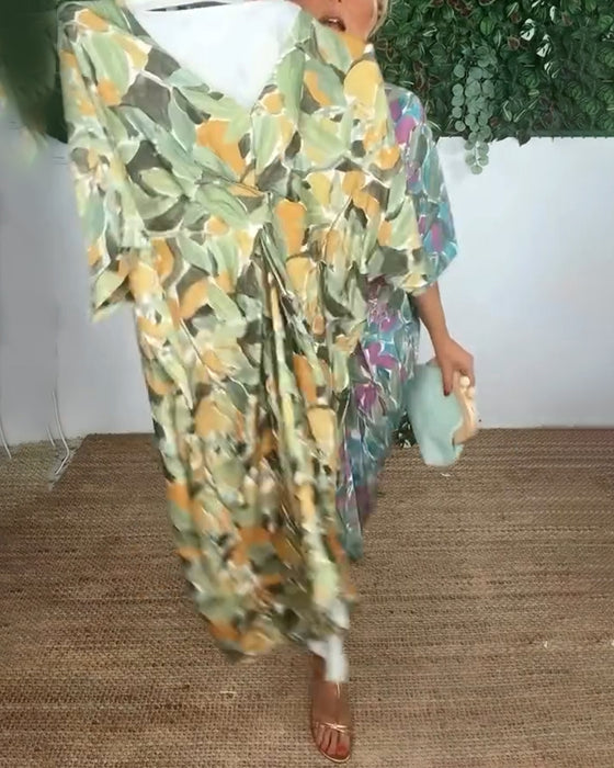 Kleid Mit V-Ausschnitt Und Gedrehtem Print-Design