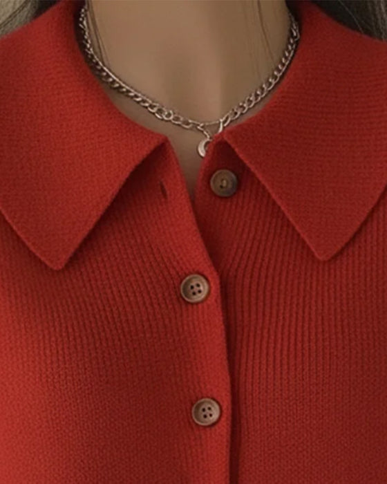 Langärmeliger Pullover mit Knopfleiste am Revers