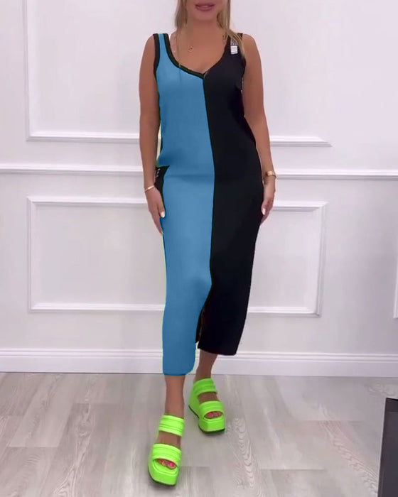 Kleid modischer Kontrastfarbe Schlitz