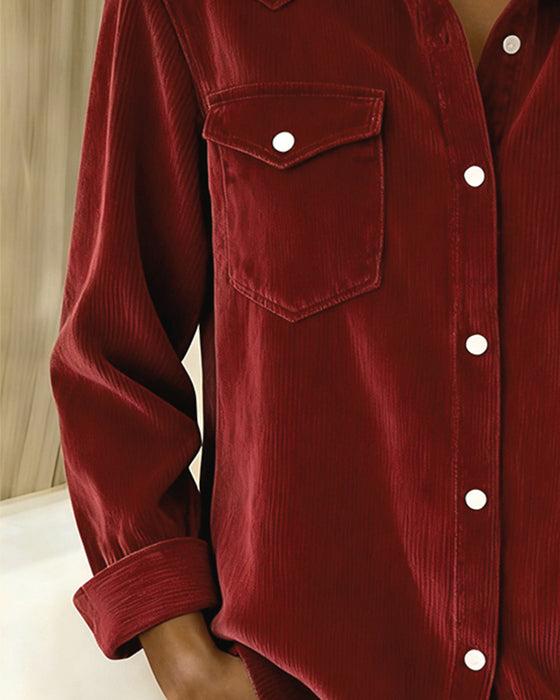 Langärmliges Hemd mit Revers und Knopfleiste