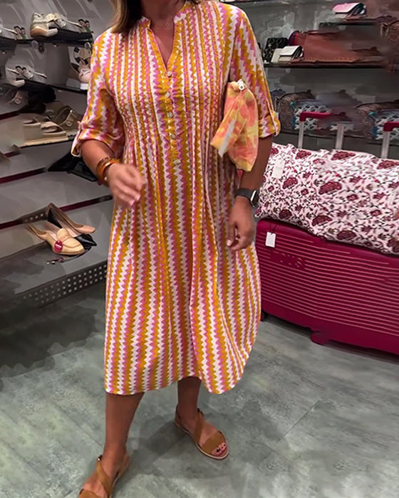 Kleid mit Wellenmuster