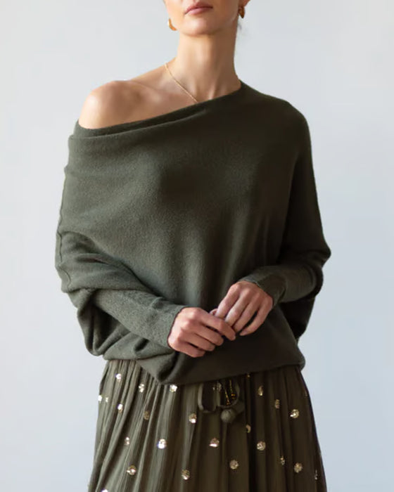 Innovative Asymmetrische Drapierte Strickmode