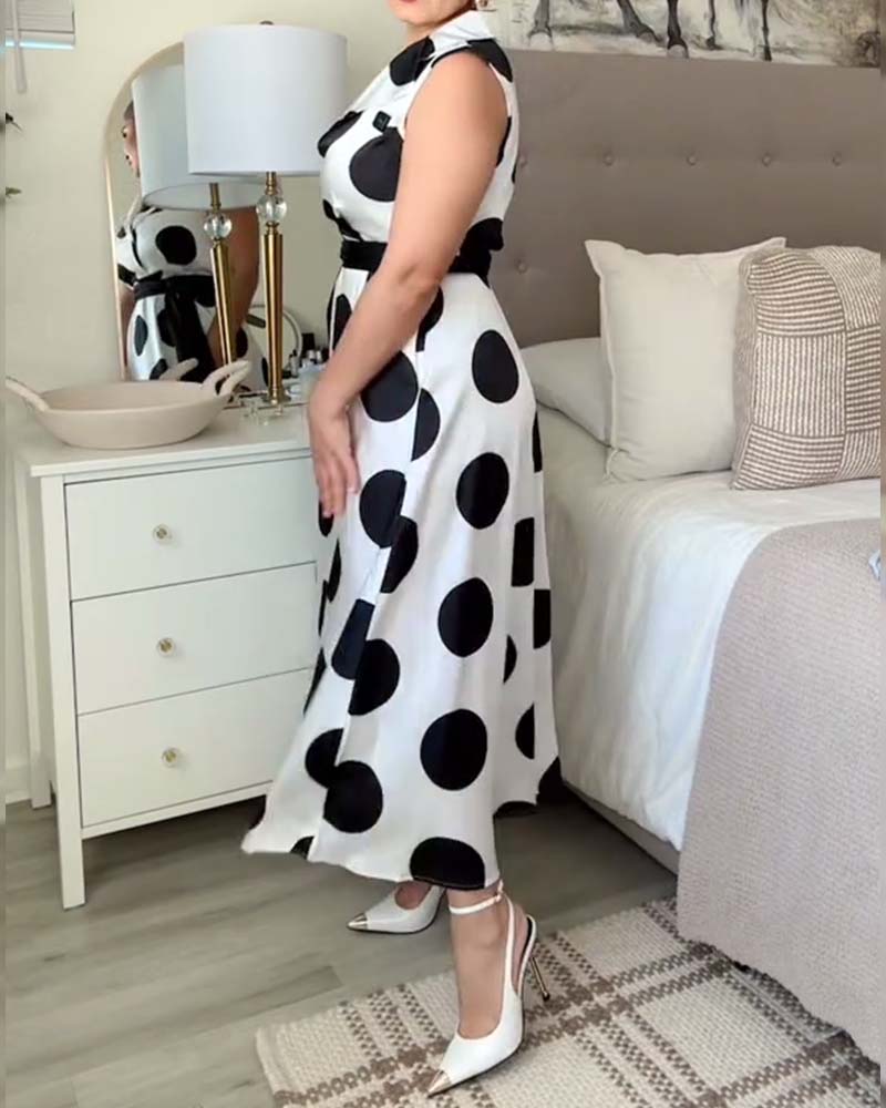 elegantes ärmelloses Kleid mit Polka-Dots
